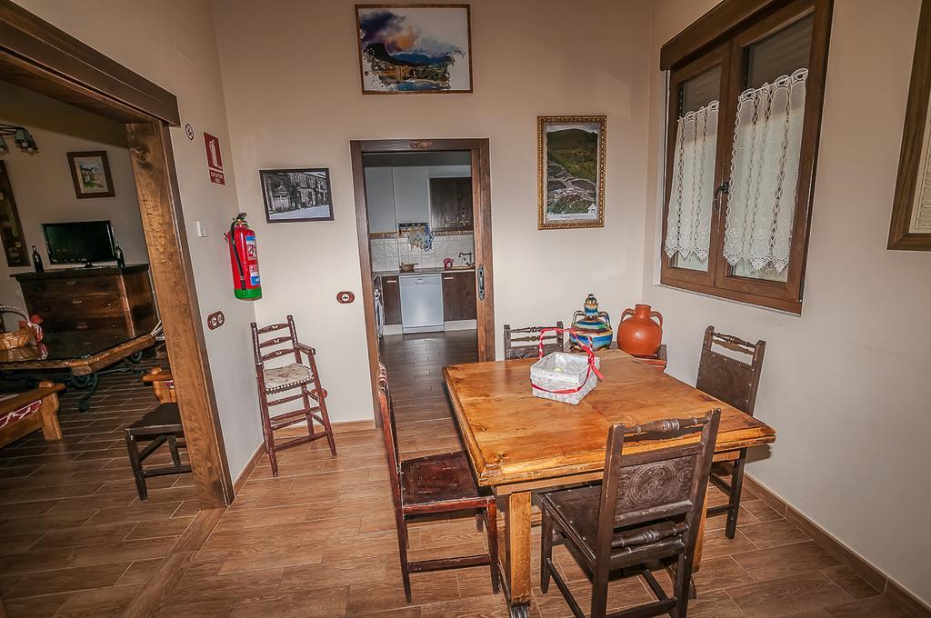 Casa Rural El Almendro De Maria Понферада Екстериор снимка