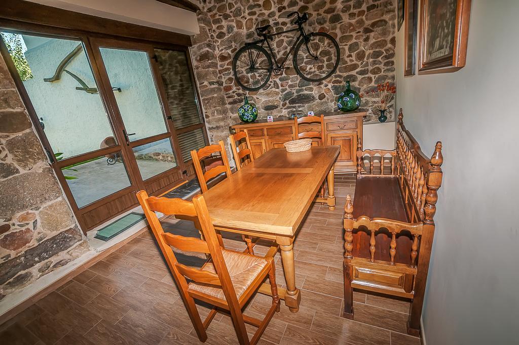 Casa Rural El Almendro De Maria Понферада Екстериор снимка