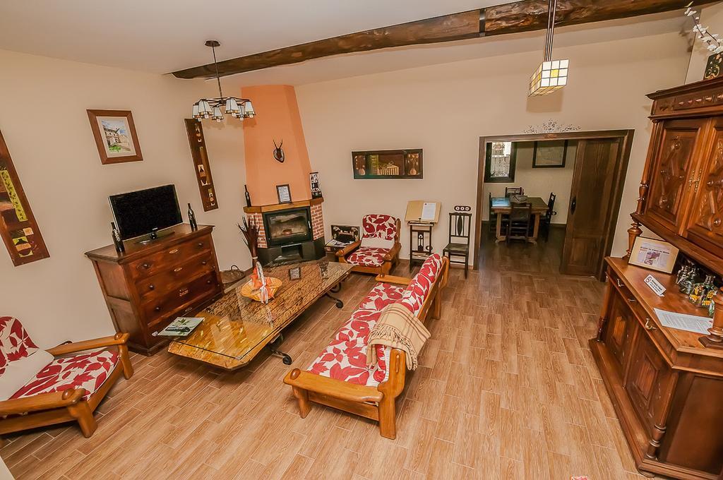 Casa Rural El Almendro De Maria Понферада Екстериор снимка