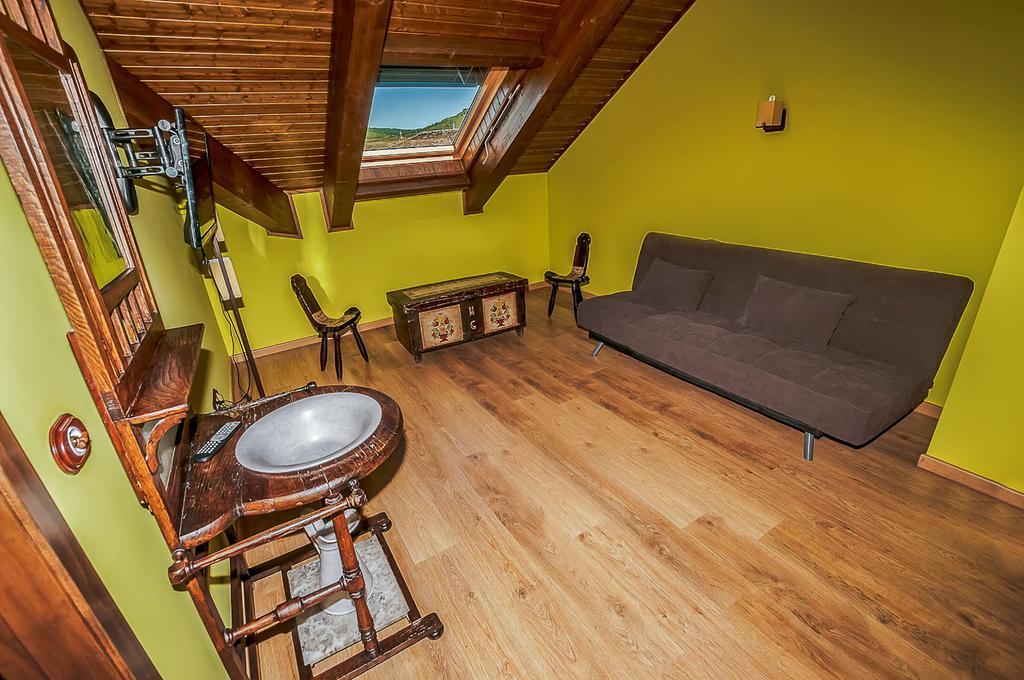 Casa Rural El Almendro De Maria Понферада Стая снимка
