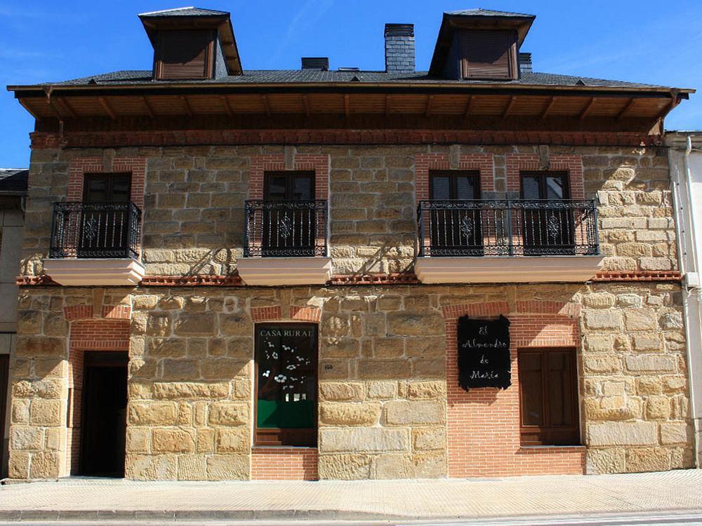Casa Rural El Almendro De Maria Понферада Екстериор снимка